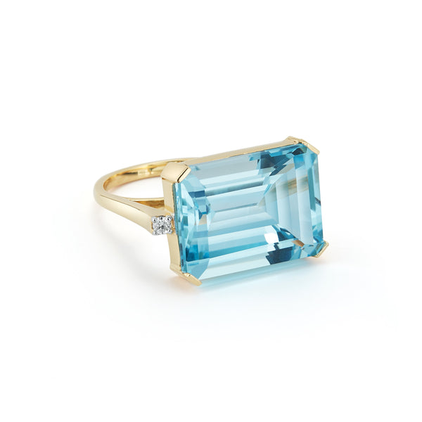 EAST WEST BLUE TOPAZ RING (SIZE 4)