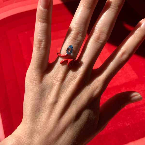BABY VINE TENDRIL RING - RED